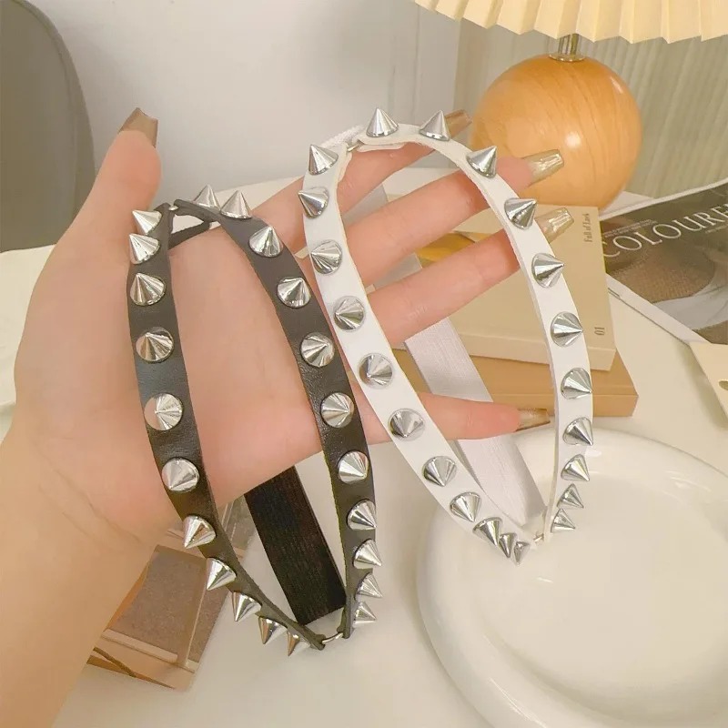 ダブルローコーンスパイクレッグガーター レディース パンクロ - Body Jewelry Helix のレビューと価格