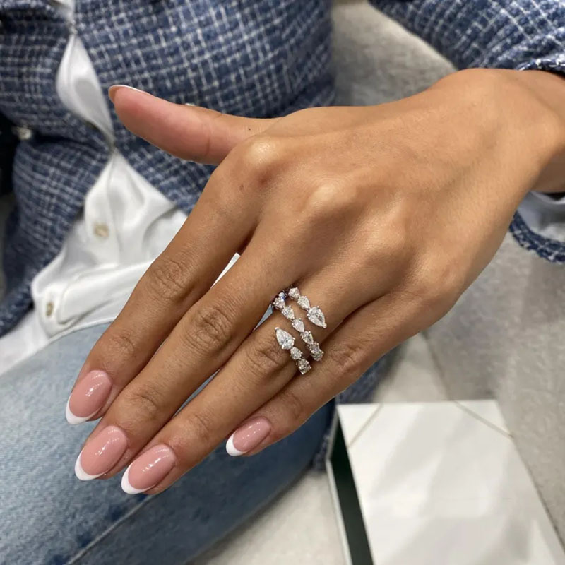 エレガントな1.80カラット ペアカット DEF/VS VV - Body Jewelry Vch のレビューと価格