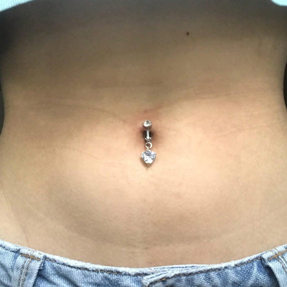 ゴールドフェイクベリーピアス キュービックバタフライ クリッ - Body Jewelry And Piercing のレビューと価格